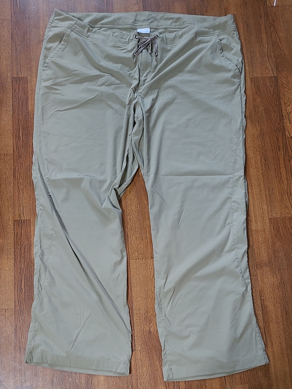Columbia Wommen's Khaki Drawstring Chinos - Light Tan